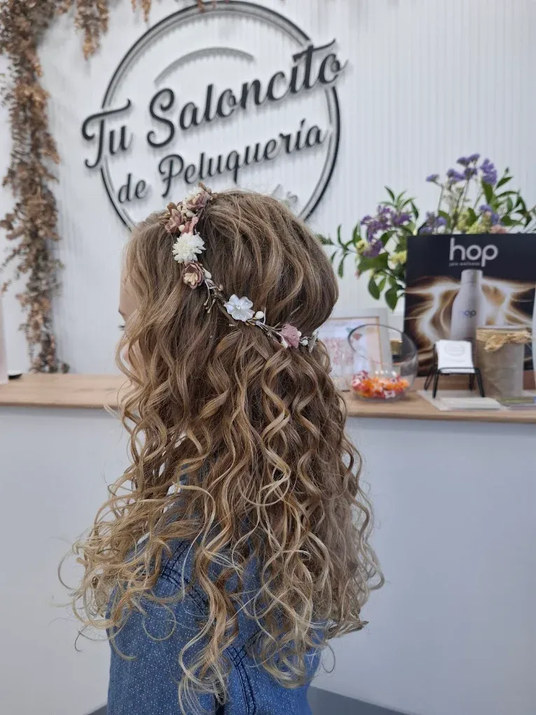 Rizos con corona de flores